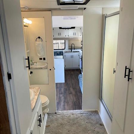 Rv2 Stunning Rv Private Netflix Freeparking Hotel Moreno Valley Eksteriør billede