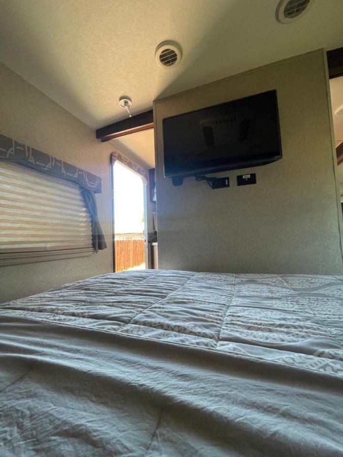 Rv2 Stunning Rv Private Netflix Freeparking Hotel Moreno Valley Eksteriør billede